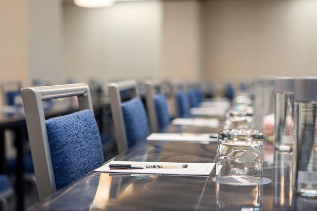 Cambria Hotel Manchester South Windsor Facilidades foto